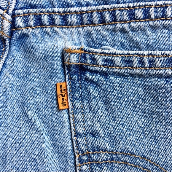SOLD :: Vintage Levi’s Highwaisted Shorts - Picture 3 of 6